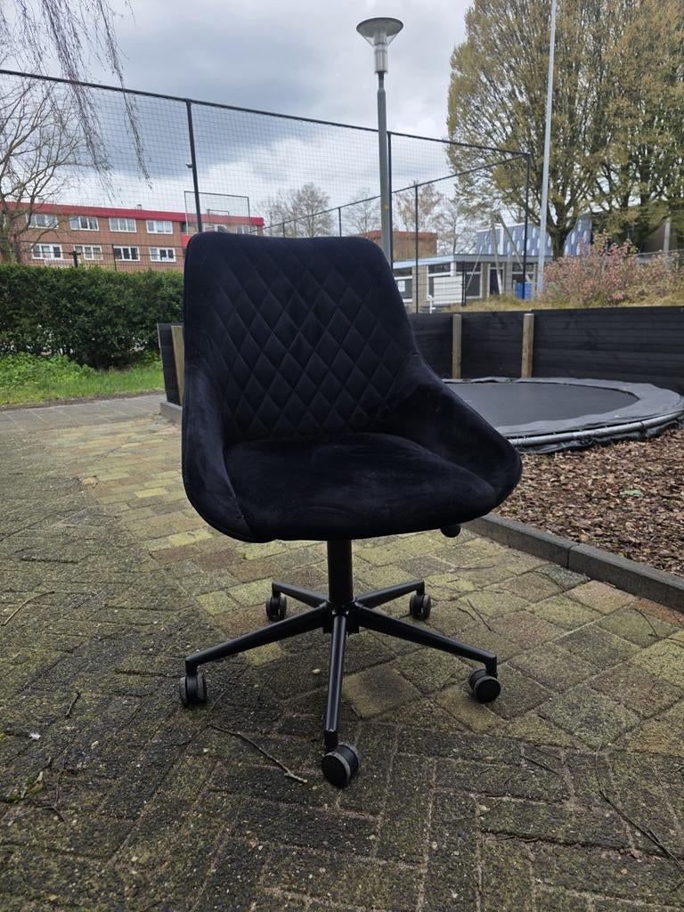 Mooie modieuse bureaustoel., Ophalen, Zo goed als nieuw, Zwart