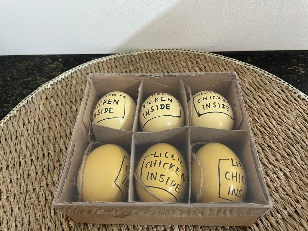 Decoratie paas eieren, tekst “little chicken inside”, Diversen, Ophalen of Verzenden, Nieuw