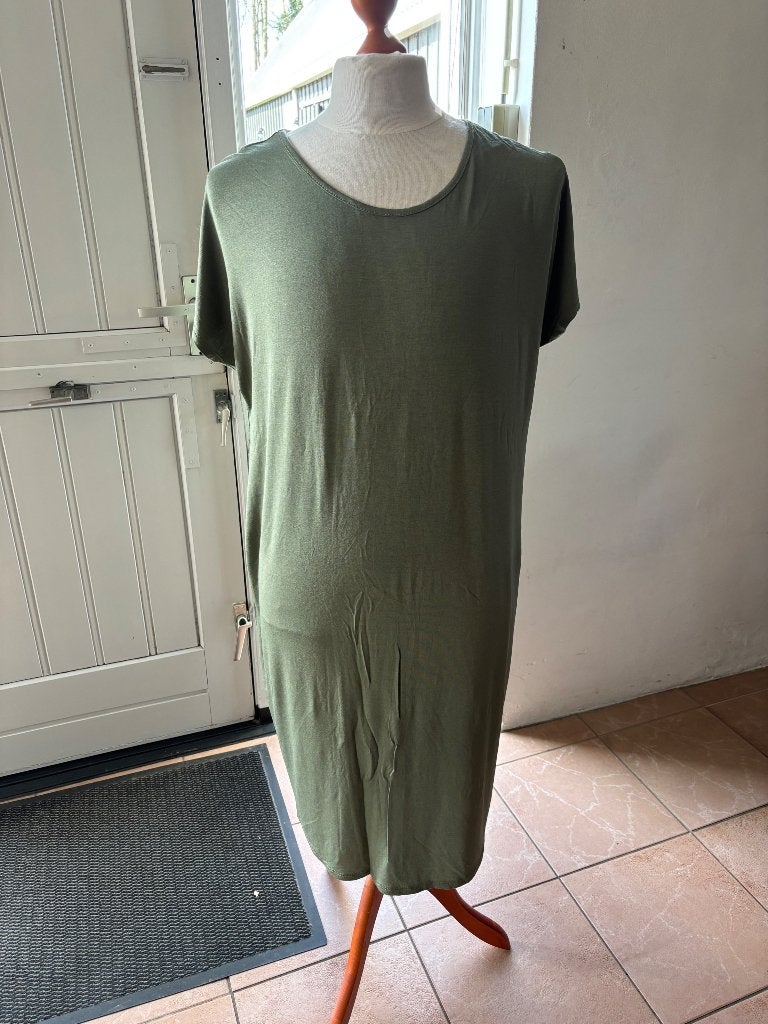 Mooie groene jurk  maat +/- 48 / 50, Kleding | Dames, Ophalen of Verzenden, Zo goed als nieuw, Groen, Jurk