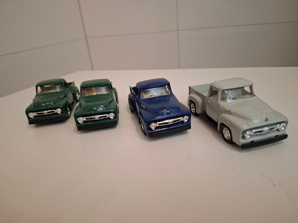 RoadChamps Ford F100 Pick-up (1956), vier stuks, Ophalen of Verzenden, Zo goed als nieuw, Bus of Vrachtwagen, Overige merken