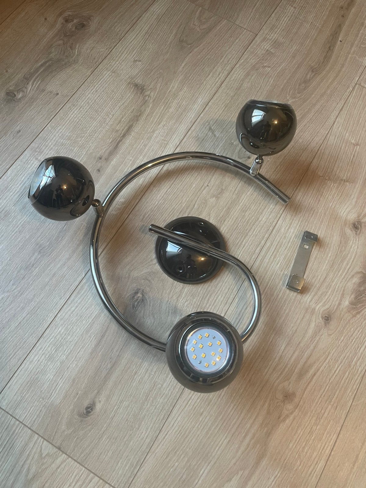 Eglo lamp, Ophalen of Verzenden, Gebruikt, Metaal of Aluminium, Plafondspot of Wandspot