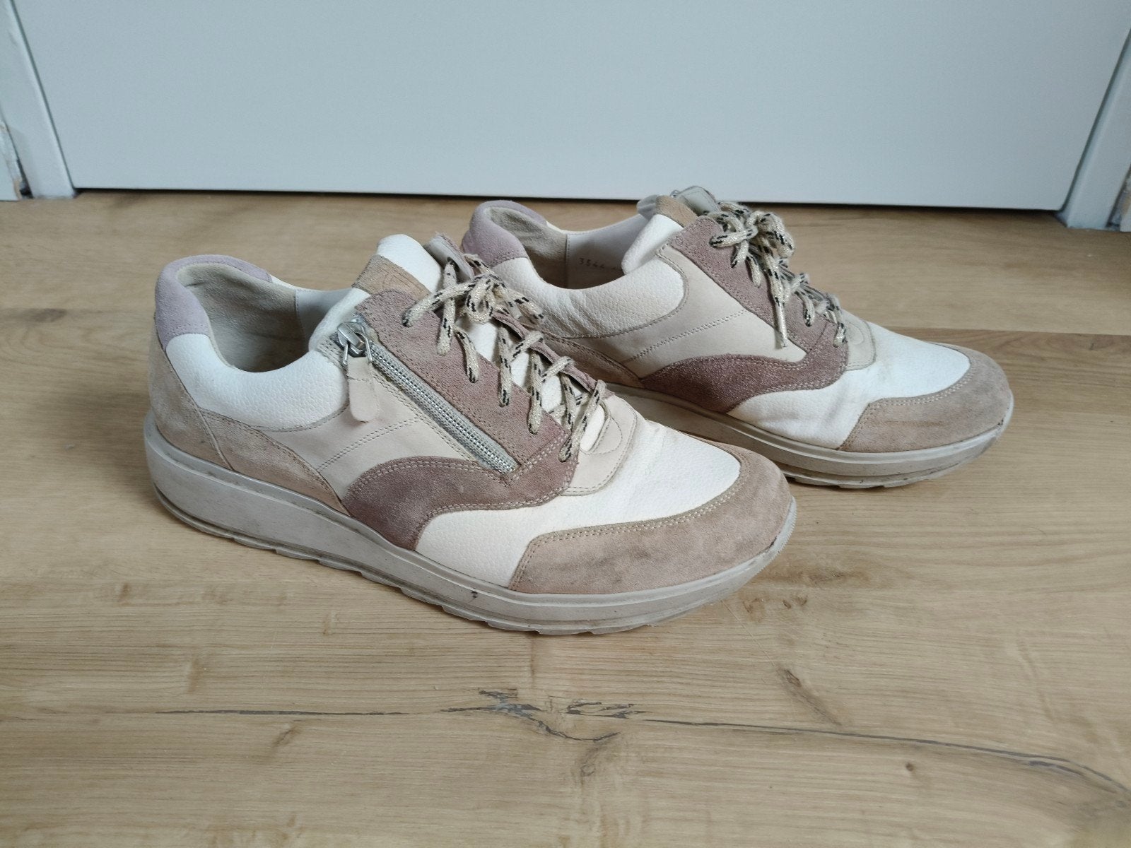 •	Sneakers leer wit/beige/roze Durea, maar 9/43 K, Kleding | Dames, Schoenen, Durea, Wit, Ophalen of Verzenden, Sneakers of Gympen