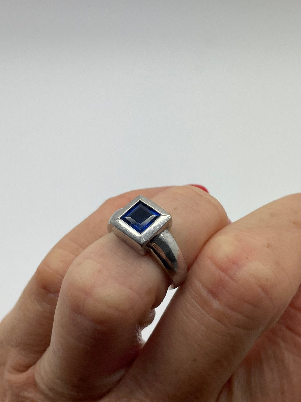 F53 Prachtige zilveren ring blauwe saffier maat 15,75, Ophalen of Verzenden, Kleiner dan 17, X, Met edelsteen