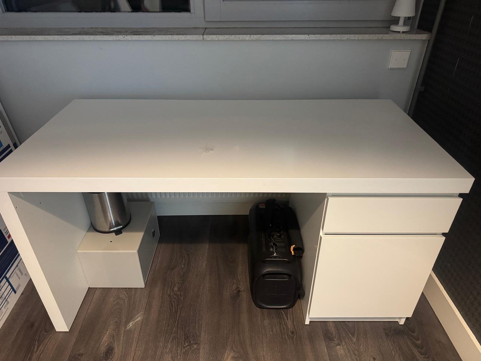 Wit bureau met lades - 140x60x74 cm, Met lades, Spaanplaat of MDF, Schoolbureau, Ophalen of Verzenden