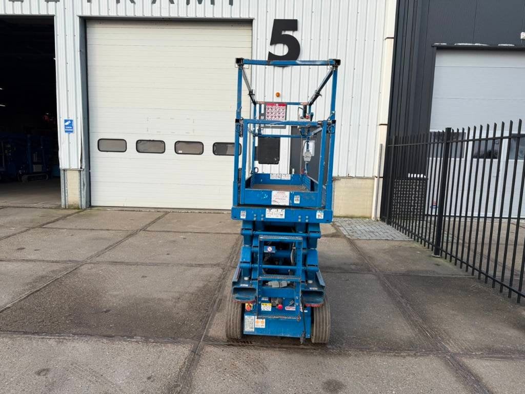 Foto 4 van Skyjack SJ 3226 Schaar hoogwerker 10 meter (bj 2015)