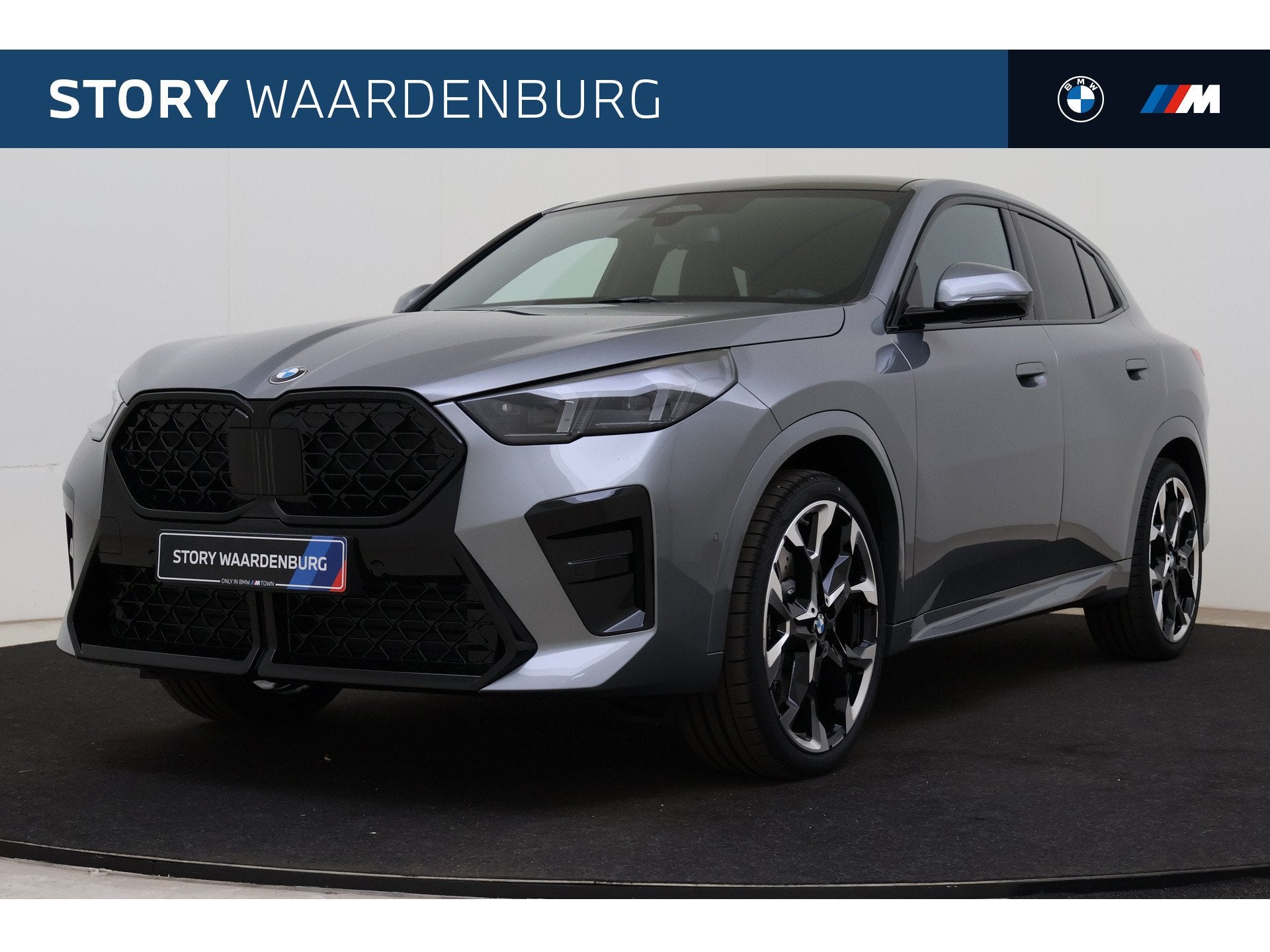 BMW X2 sDrive20i M Sport Automaat / Panoramadak / Trekhaak /