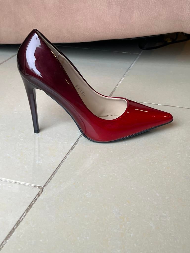 Rode hakken nieuw met prijskaartje maat 40, Pumps, Nieuw, Ophalen of Verzenden, Rood