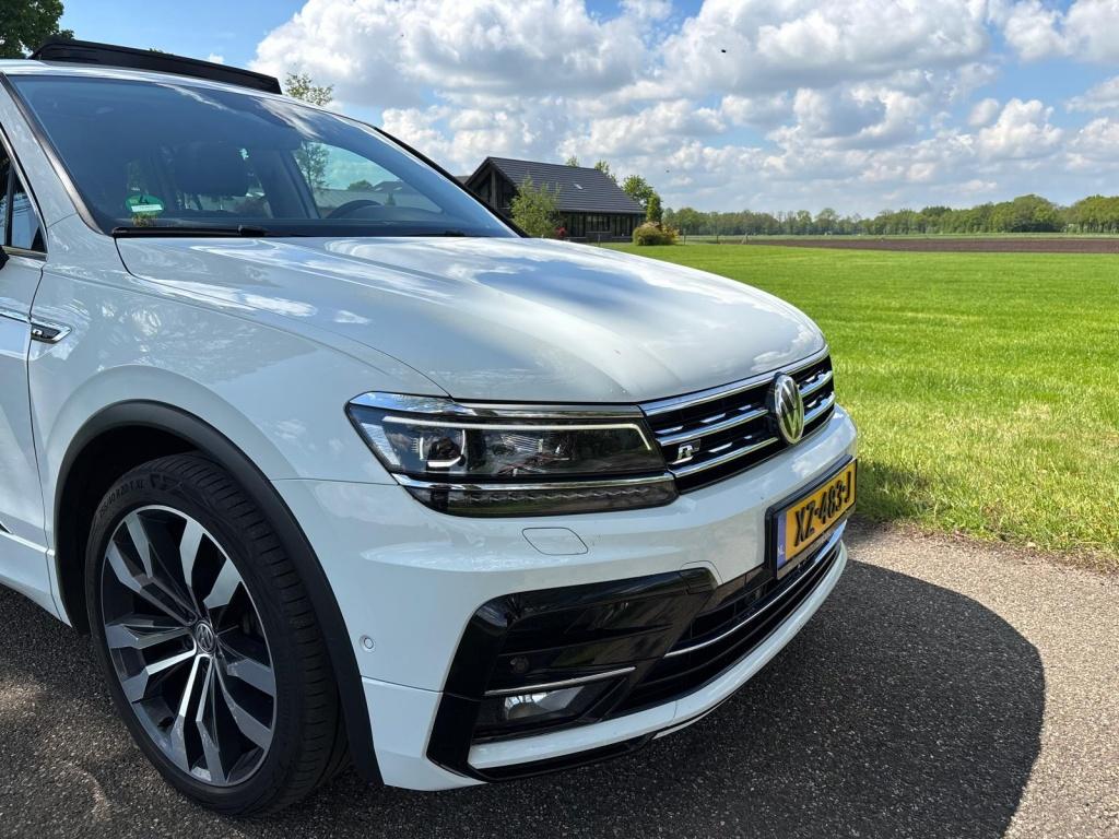 Volkswagen Tiguan 2.0 TSI 4Motion R-Line | Pano | 360 Camera, Gebruikt, Euro 6, 4 cilinders, 1984 cc