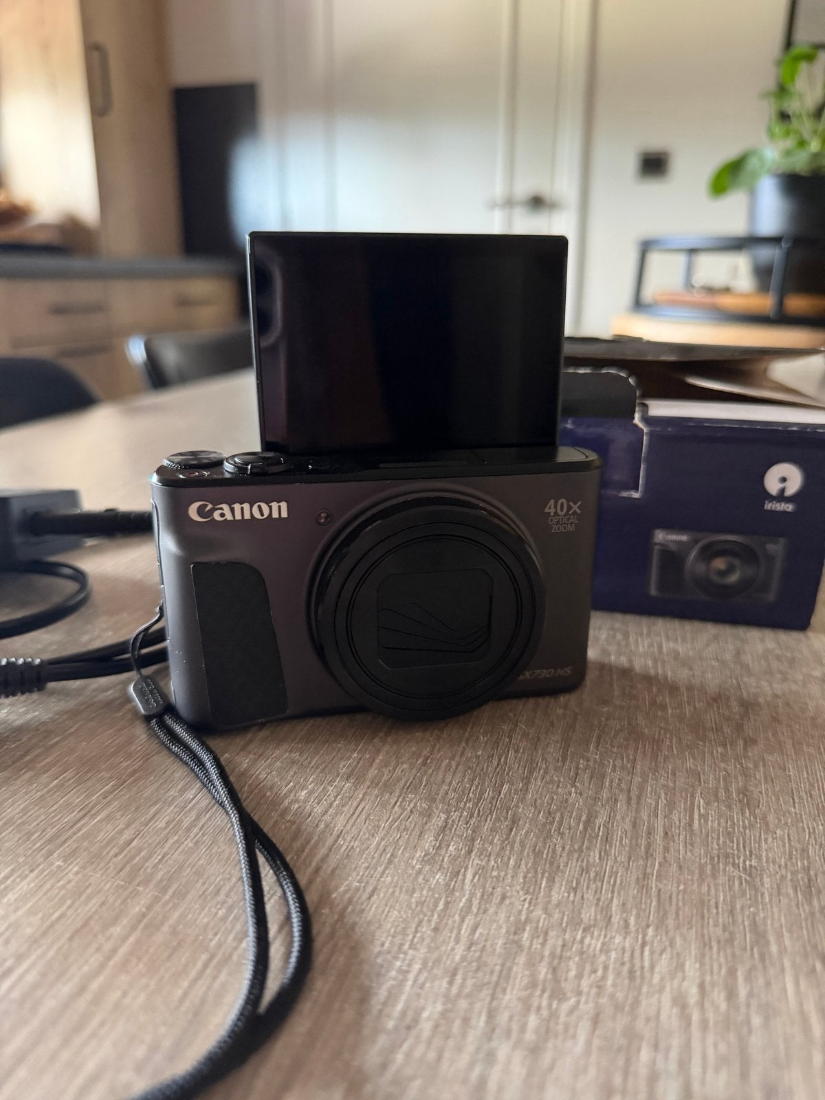 Canon PowerShot SX730 HS - Compactcamera met 40x zoom, Ophalen, Canon, Kantelbaar/draaibaar scherm, Zo goed als nieuw