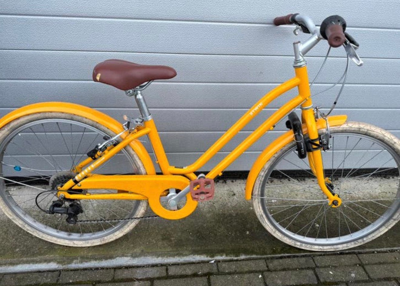 Btwin dechatlon meisjesfiets 24 inch met axa slot, Ophalen, Zo goed als nieuw, 20 inch of meer