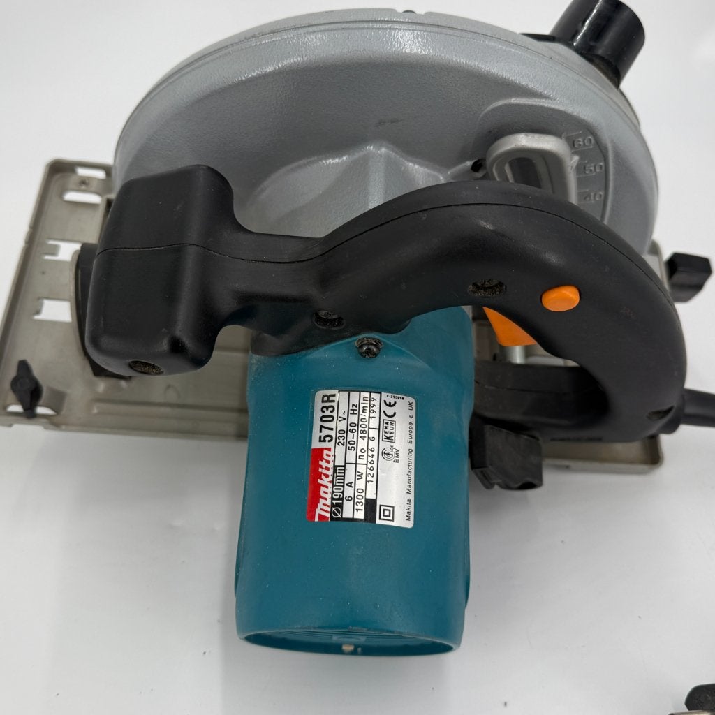 Makita 5703R Cirkelzaag, Makita, Gebruikt, Support@makita.com, Makita Corporation, 3-11-8, Sumiyoshi-cho, 
Anjo, Aichi 446-8502
Japan