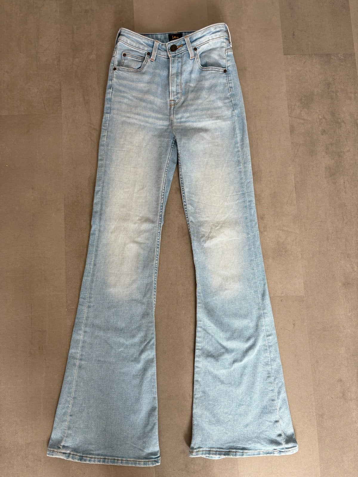 Lee Breezy Flare Jeans - Lichtblauw - W25 L31, Verzenden, Zo goed als nieuw, Blauw, W27 (confectie 34) of kleiner