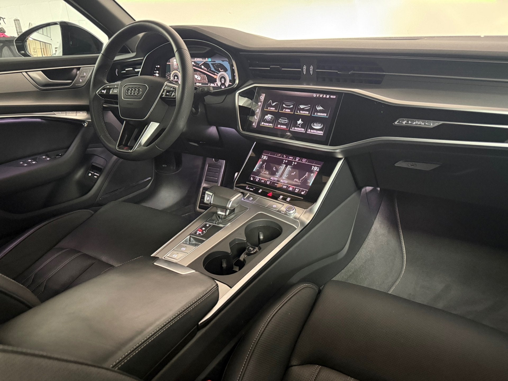 Audi A6 Avant 55 TFSI e quattro S-line S6 Competition ACC Pa, Auto's, Automaat, Gebruikt, Zwart, 4 cilinders