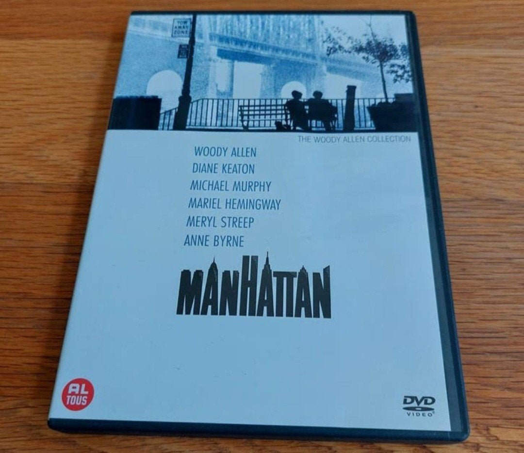 Manhattan ~ Woody Allen • Diane Keaton, Ophalen of Verzenden, Zo goed als nieuw, Komedie, Alle leeftijden