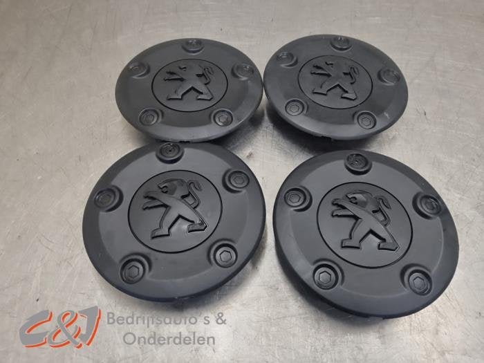 Wieldop set van een Peugeot Expert