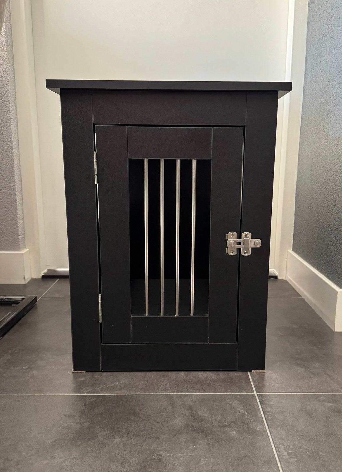 Hondenbench hout zwart met spijlen zgan voor kleine honden, Ophalen, Minder dan 65 cm, Zo goed als nieuw, Minder dan 75 cm