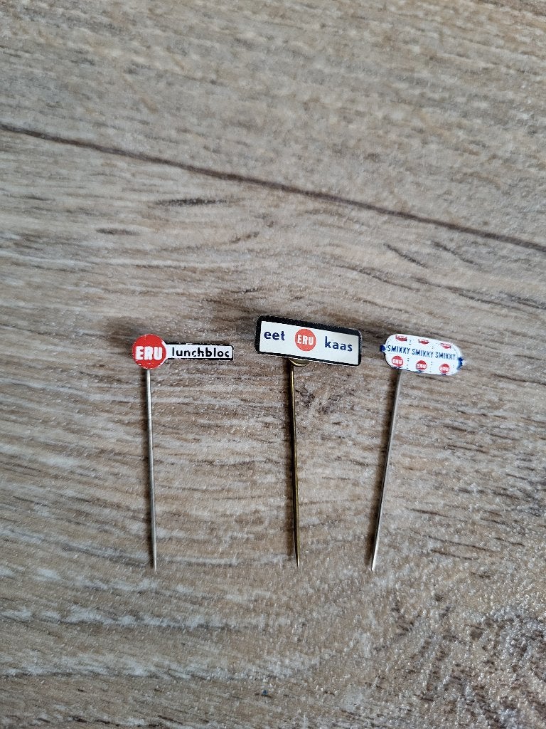 3x Pins Speldjes Eru Kaas Nederland, Ophalen of Verzenden, Zo goed als nieuw