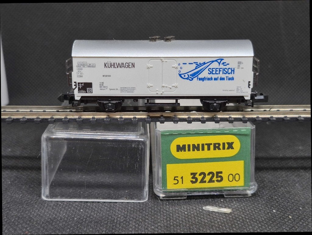 Minitrix 3225 - koelwagen Ibhlqrs409 'Seefisch' (15285), Hobby en Vrije tijd, Modeltreinen | N-Spoor, Gebruikt, Gelijkstroom, Trix