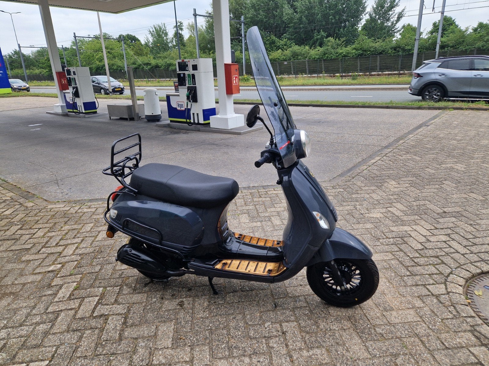 BTC Riva Luxury, Fietsen en Brommers, Snorfietsen en Snorscooters, Overige merken, Gebruikt, Ophalen of Verzenden, Benzine