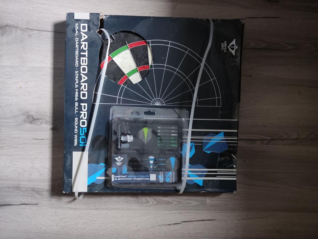 Dartbord PRO501 met pijlen - Sisal, Staple Free Bull, Ophalen of Verzenden, Gebruikt, Dartbord met pijlen