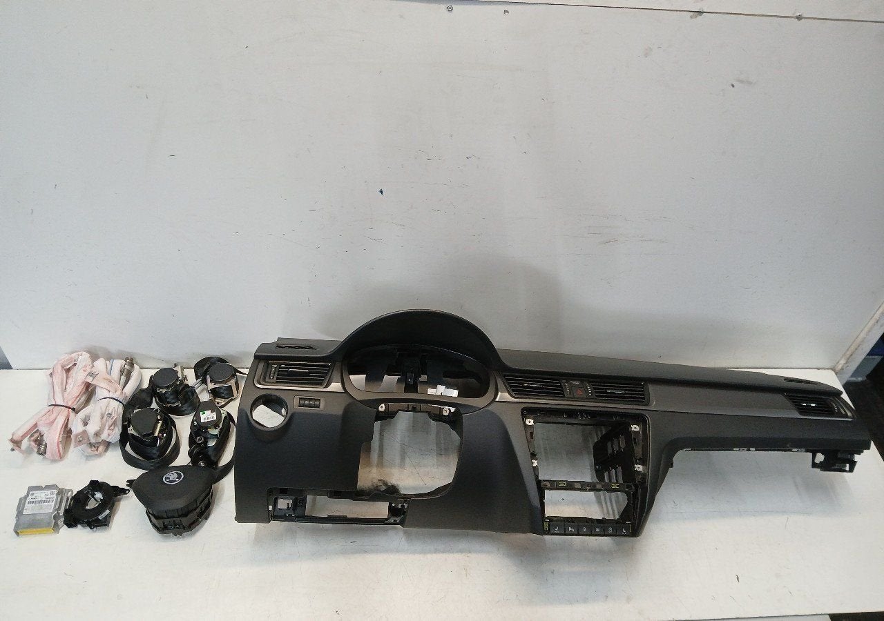 Airbag set Skoda Rapid, Auto-onderdelen, Onderdelen@venauto.nl, Van der Ven Autorecycling B.V., Gebruikt, Ettenseweg 76, 4706 PB Roosendaal, The Netherlands