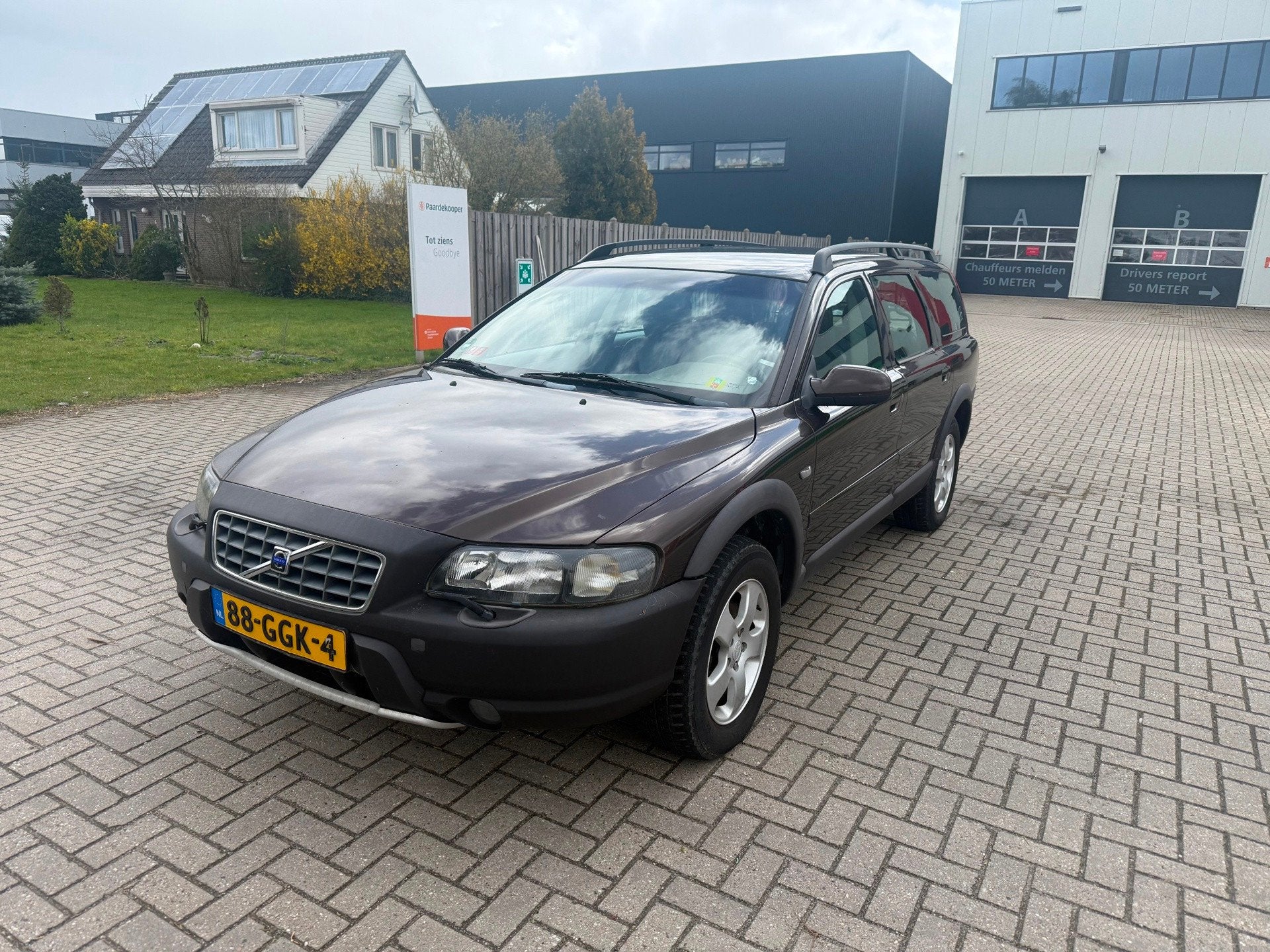 Volvo V70 Cross Country 2.4 T AUTOMAAT BJ 2002, Auto's, Volvo, Automaat, Bruin, V70, 2435 cc