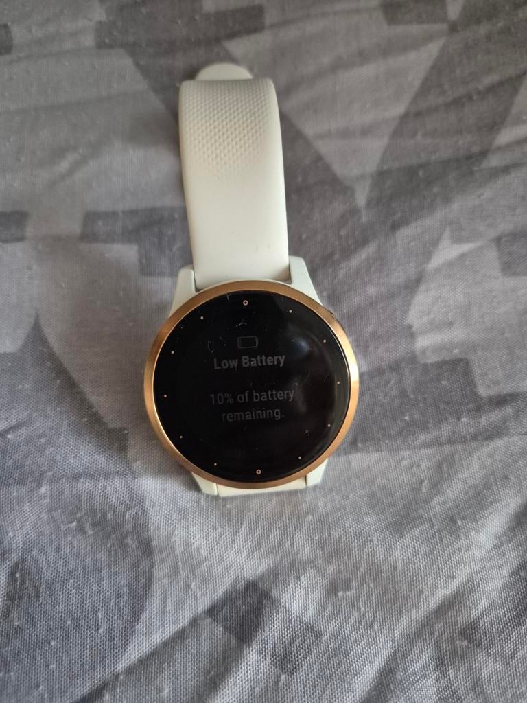 Garmin Vivoactive 4S GPS Smartwatch - Wit/Roségoud, Sieraden, Tassen en Uiterlijk, Smartwatches, Gebruikt, Wit, Garmin, Waterdicht