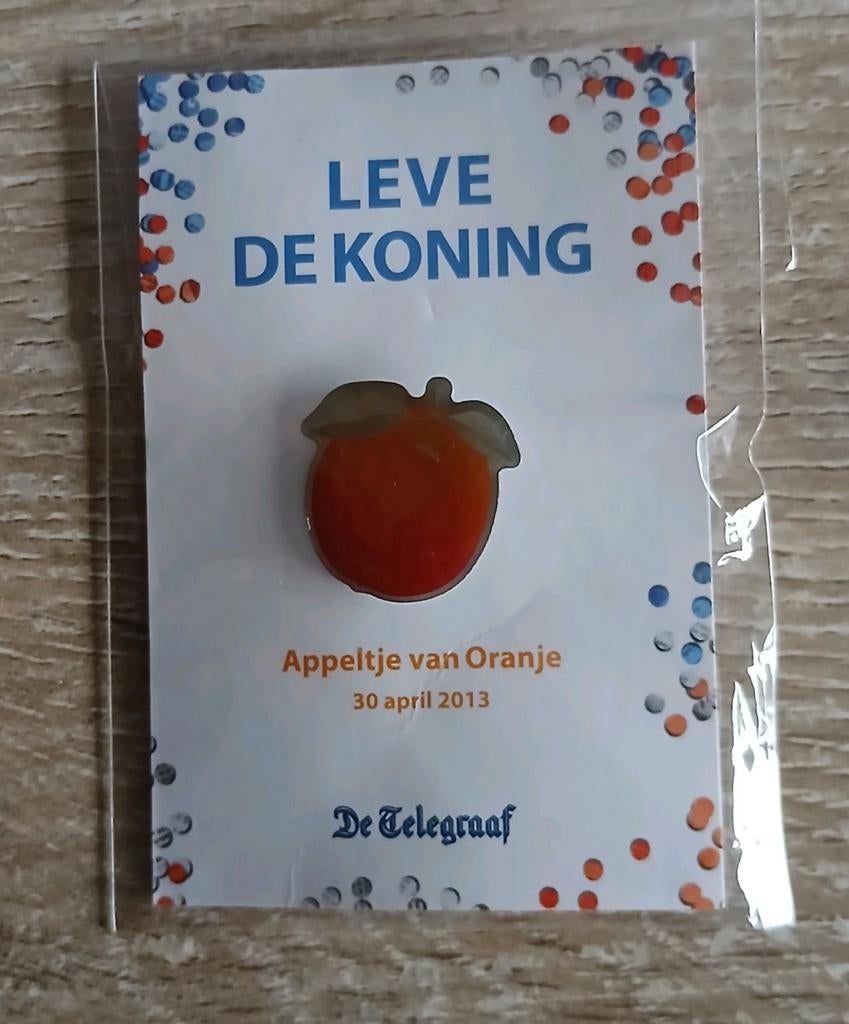 Pin appeltje van oranje WA 30 april 2013 leve de koning, Verzamelen, Ophalen of Verzenden, Nieuw, Overige onderwerpen, Speldje of Pin