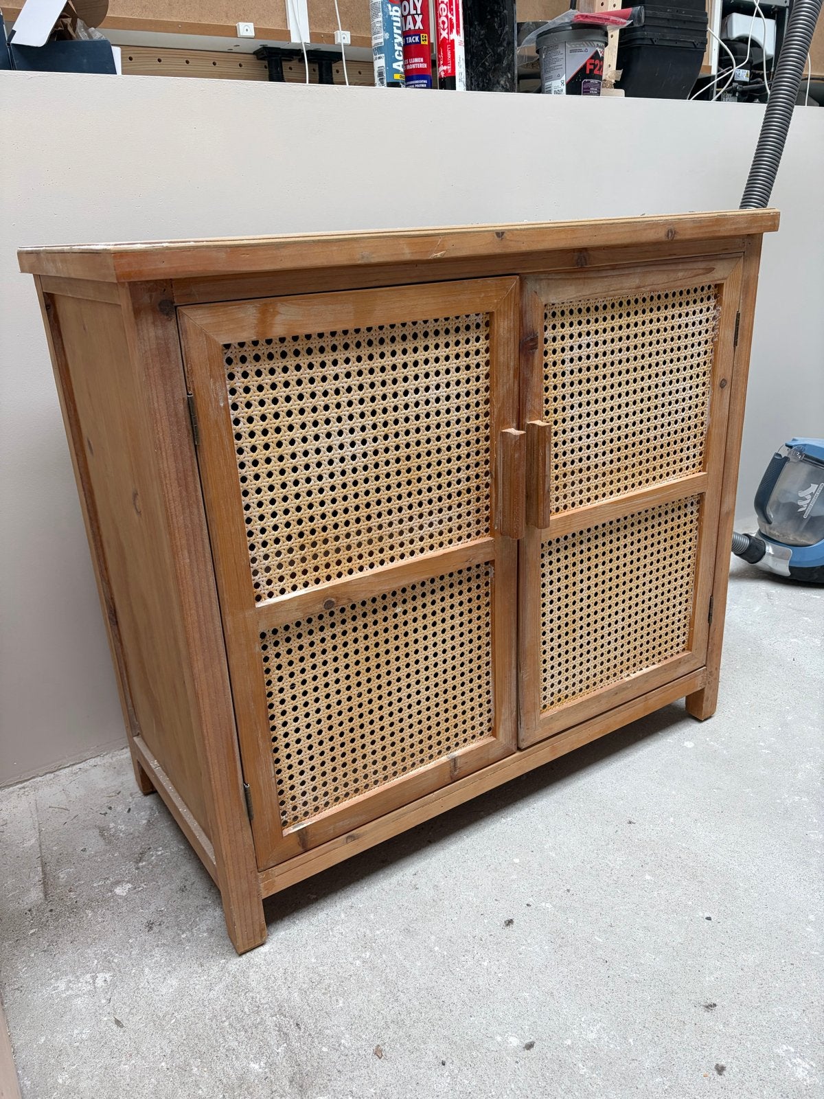 Houten kastje met rotan deuren - 80x72 cm, Ophalen, Gebruikt, 50 tot 100 cm, 25 tot 50 cm