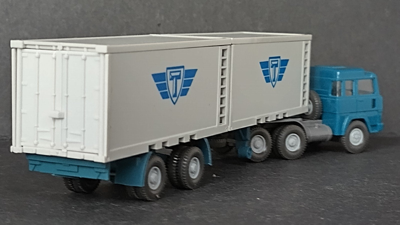 Magirus met koel containers 1:87 H0 Wiking Pol, Verzenden, Wiking, M, Zo goed als nieuw