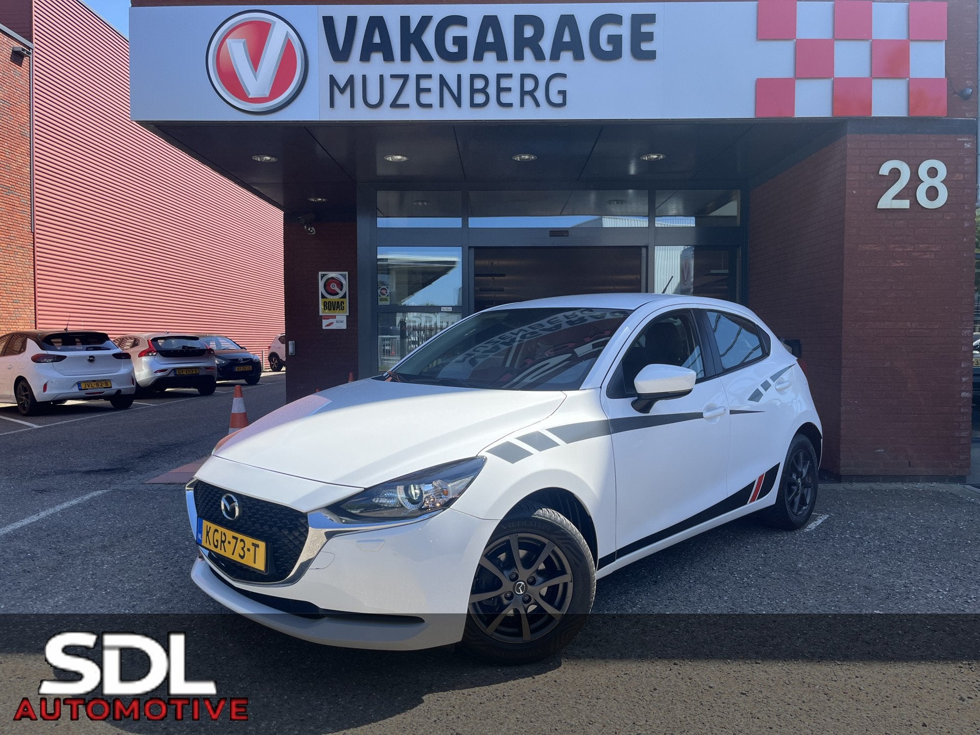 Mazda 2 1.5 Skyactiv-G Comfort 34000KM! // LED // NAVI + CAR, Auto's, Mazda, Voorwielaandrijving, Stof, Gebruikt, 4 cilinders