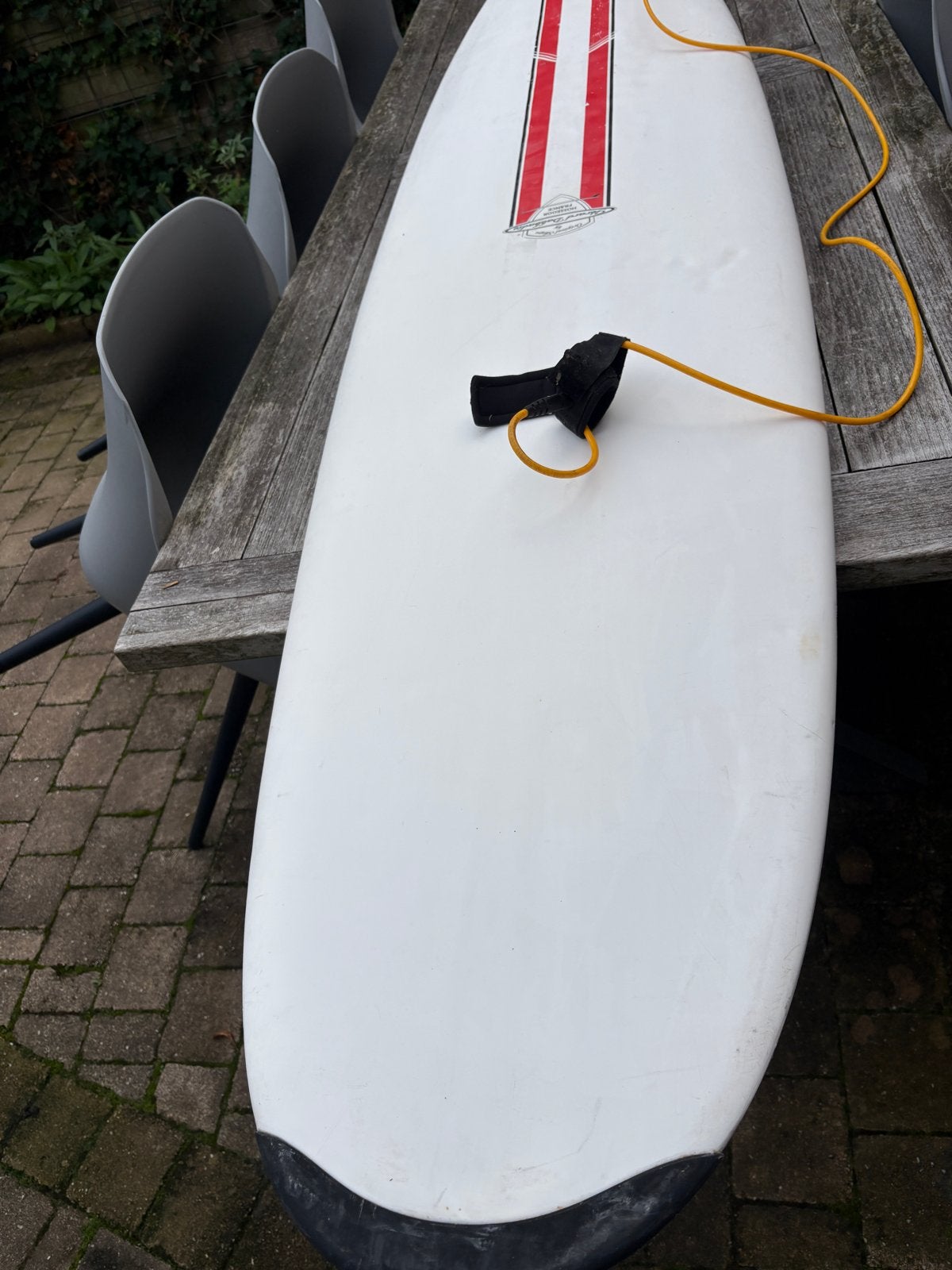Bic Surfboard 7.9 met nieuwe leash en 2 vinnen, Watersport en Boten, Ophalen, Gebruikt, Funboard, Met vinnen