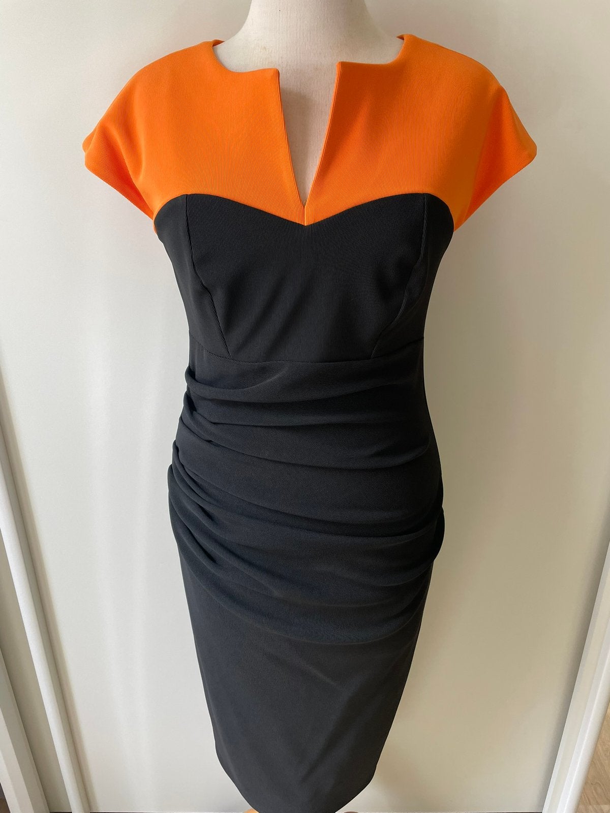 NIEUW! Diva Catwalk zwart/oranje jurk maat M (valt als S/M), Kleding | Dames, Jurken, Maat 38/40 (M), Zwart, Nieuw, Ophalen of Verzenden