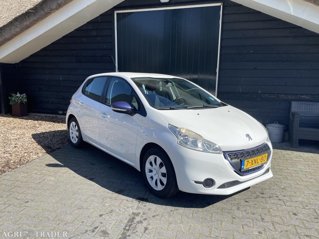 Peugeot 208 VTi Like, Airco, Cruisecontrol, Bluetooth,, Auto's, Peugeot, Voorwielaandrijving, Stof, Metallic lak, Zwart