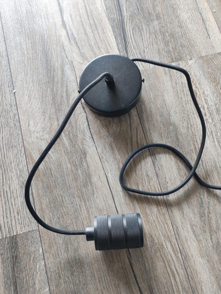 Mooie simpele zwarte lampfitting met snoer, Gebruikt, Modern, Industrieel, Minimalistisch, Ophalen of Verzenden, Minder dan 50 cm