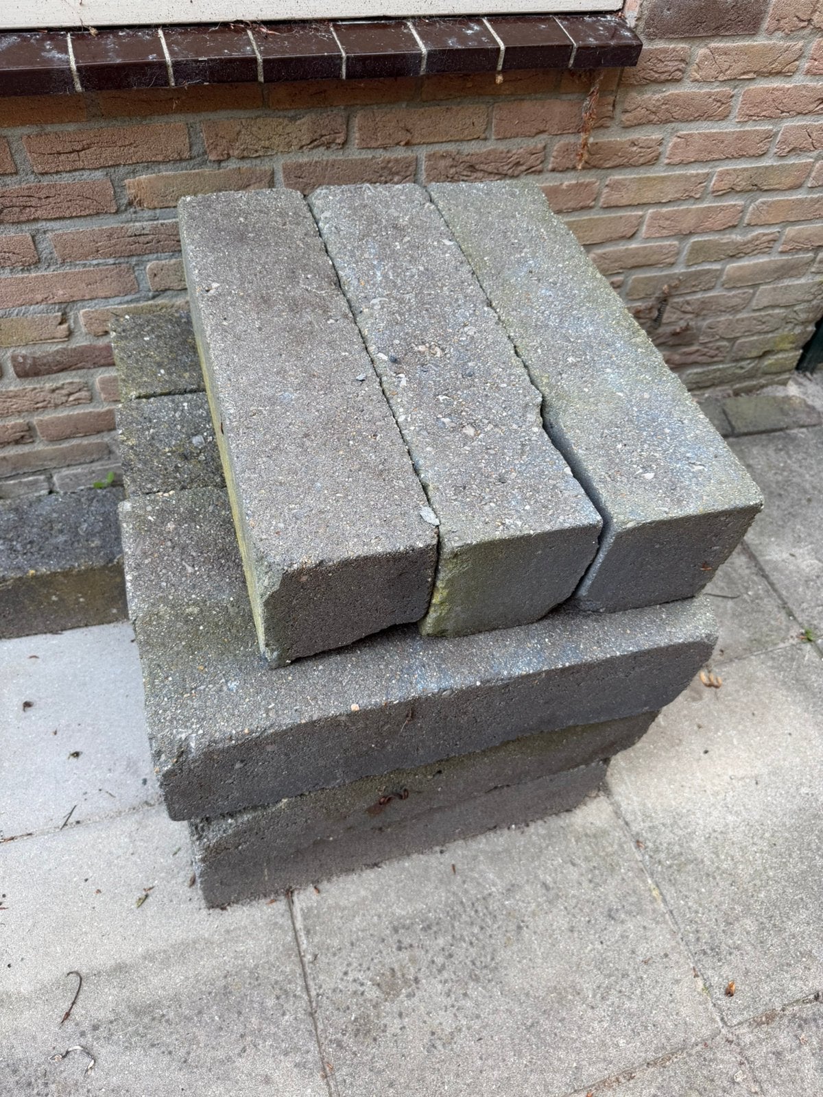 GRATIS! 15 betonblokken voor tuin of oprit! ZSM ophalen!, Tuin en Terras, Bielzen en Borders, Ophalen, Gebruikt, Blok, Minder dan 100 cm
