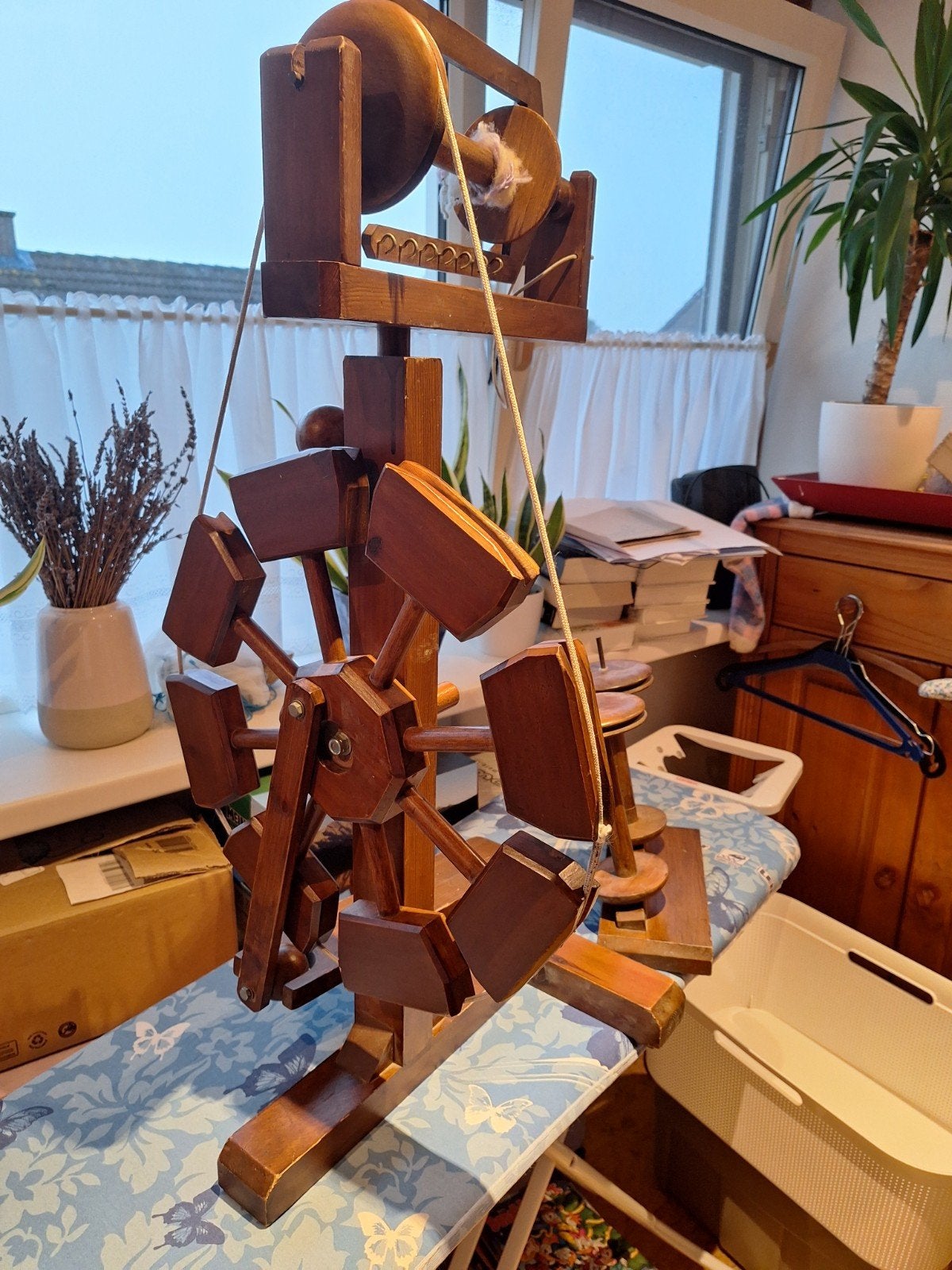 Spinnewiel , Moswolt, Ophalen, Gebruikt, Spinnewiel