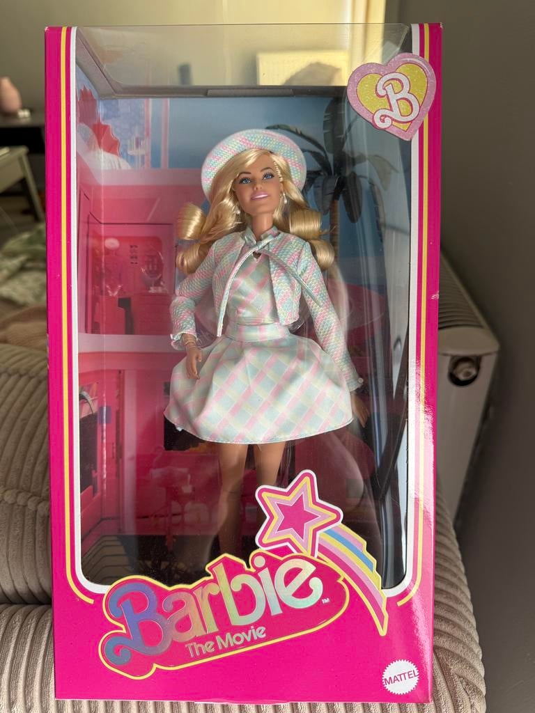 Barbie The Movie Doll NRFB Geruite pastel outfit, Ophalen of Verzenden, Zo goed als nieuw, Fashion Doll