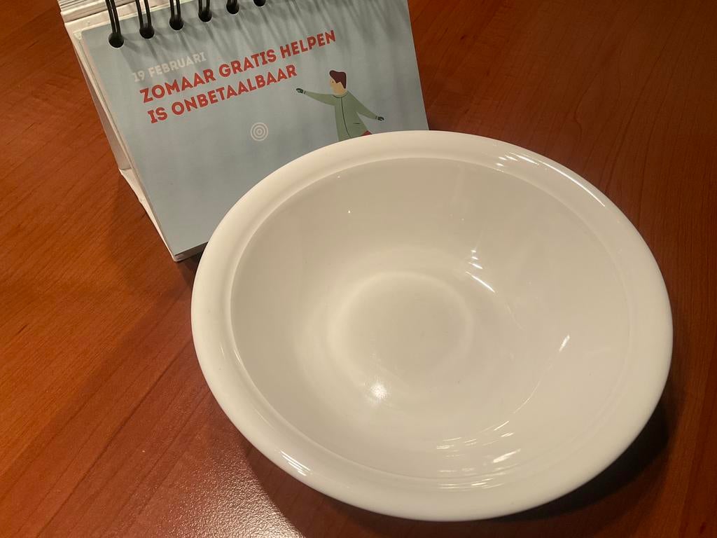 SCHAALTJE VILLEROY&BOCH ADRIANA/WIT, Huis en Inrichting, Keuken | Servies, Ophalen of Verzenden, Zo goed als nieuw, Bord(en), Overige stijlen