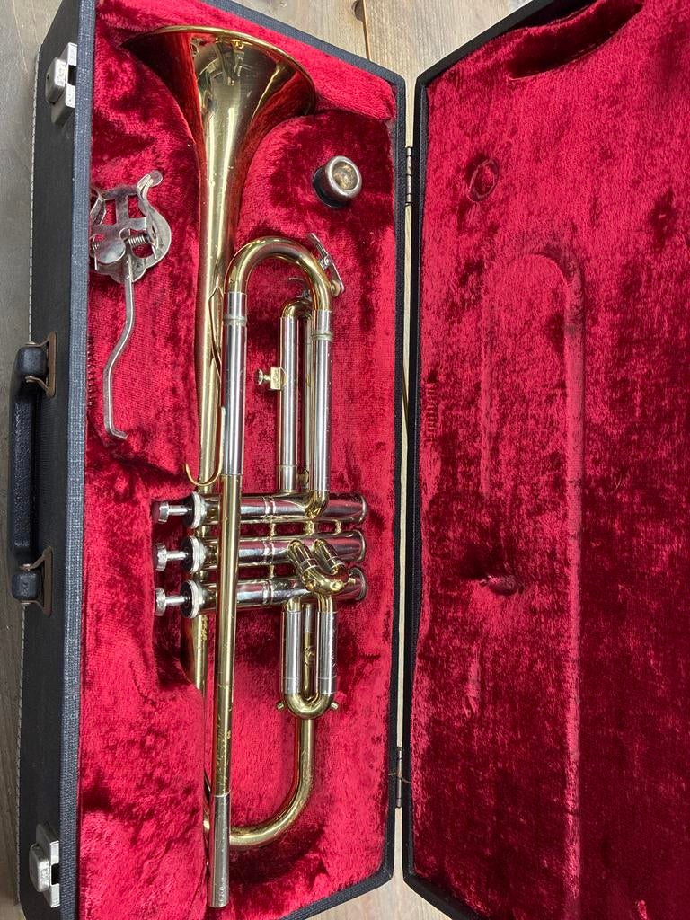 Trompet Schenkelaars - Goed Onderhouden, Muziek en Instrumenten, Ophalen of Verzenden, Gebruikt, Bes-trompet, Met koffer
