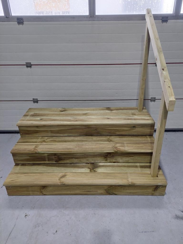 Opstap voor chalet of stacaravan 150 cm breed, Doe-het-zelf en Verbouw, 25 tot 50 mm, Grenen, Overige typen, Nieuw