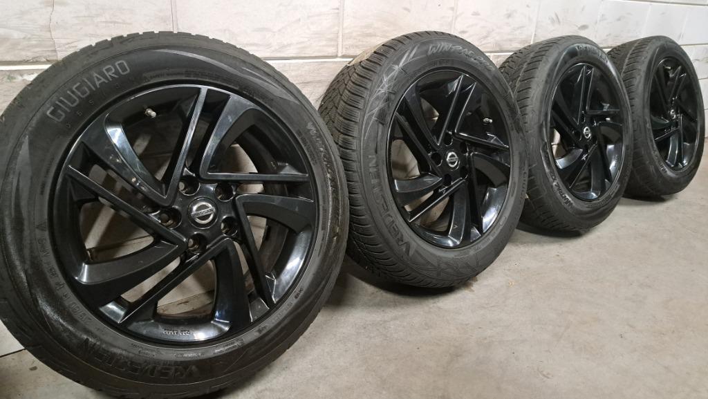 Zwarte velgen Nissan Qashqai Juke 215/60/17, Auto-onderdelen, Banden en Velgen, Banden en Velgen, 17 inch, Personenwagen, Gebruikt