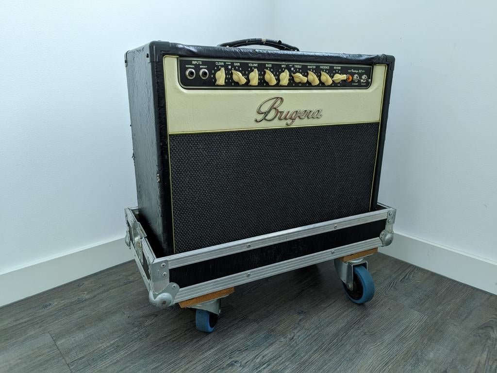 Bugera V22 buizenversterker met Marshall V30 speaker, Muziek en Instrumenten, Versterkers | Bas en Gitaar, Ophalen, Gebruikt