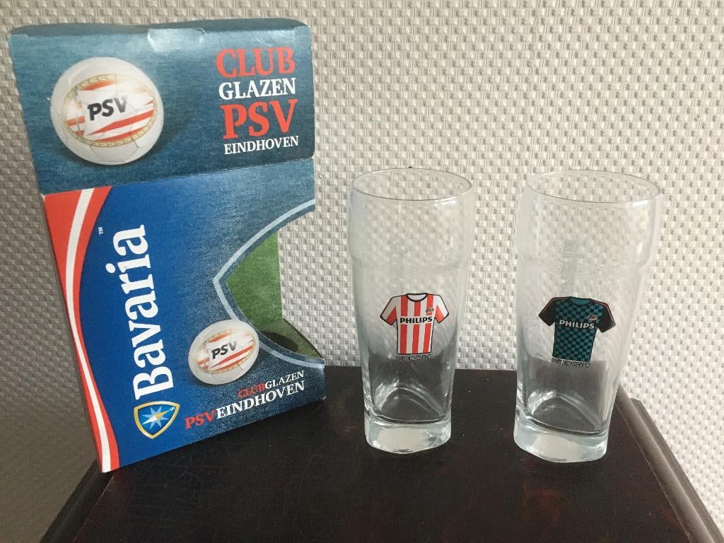 bierglas Bavaria met club PSV logo shirt van toen in doos, Verzenden, Nieuw, Glas of Glazen, Bavaria