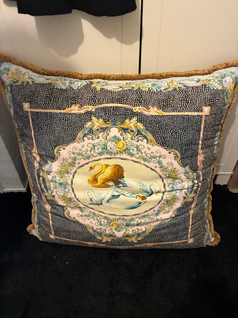 Versace Kussen met Zwanen Design, Ophalen of Verzenden, Zo goed als nieuw, Overige kleuren, Vierkant