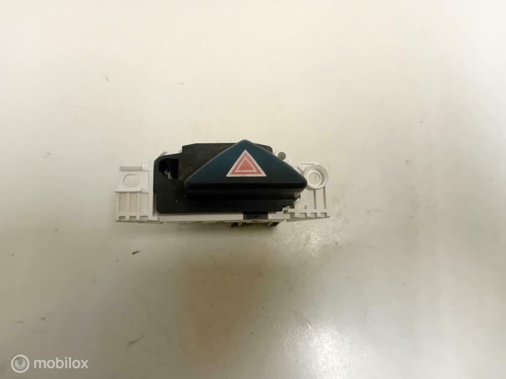 Alarmlichten schakelaar Ford Focus 98AG13A350AE, Gebruikt, Ophalen of Verzenden