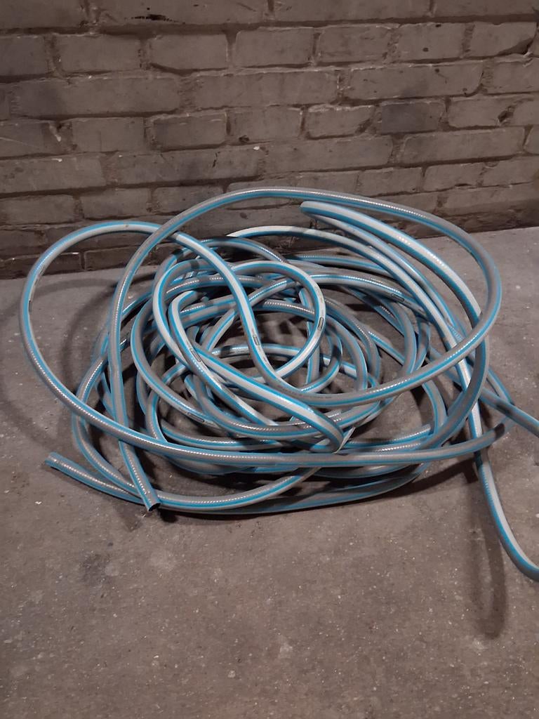 Te koop, Gardena merk tuinslang 15 meter., Tuin en Terras, Tuinslangen, Ophalen, Tuinslang