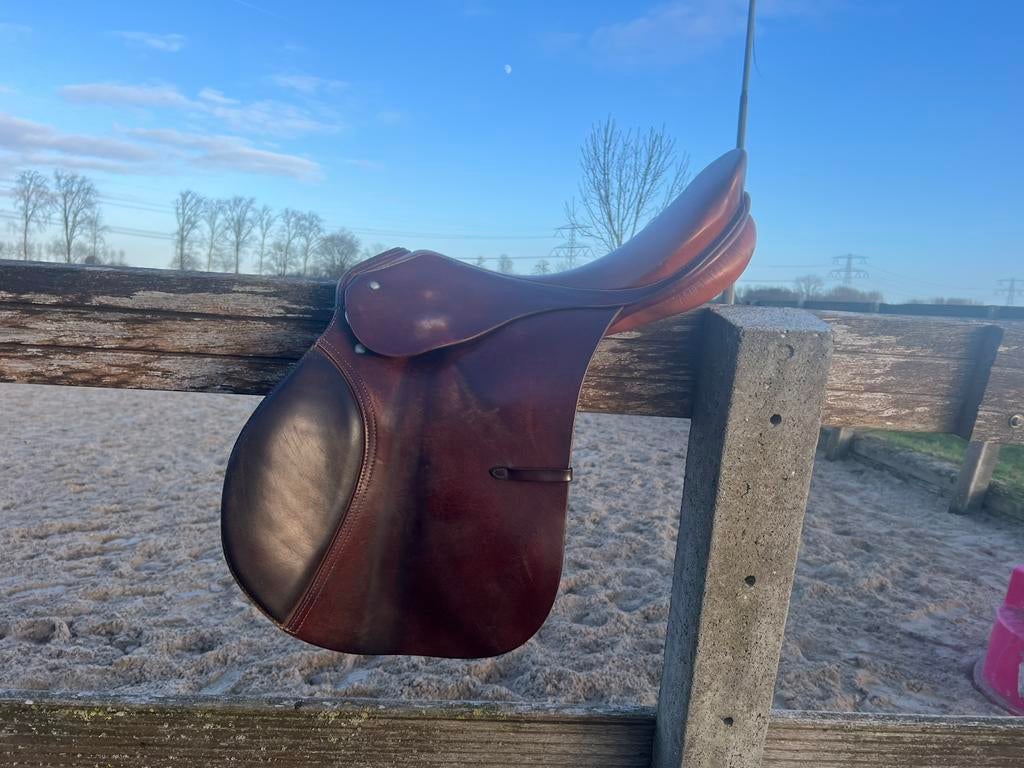 Passier springzadel, Dieren en Toebehoren, Paarden en Pony's | Zadels, Ophalen of Verzenden, Gebruikt, Springen