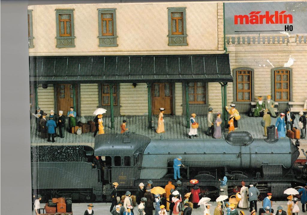 Märklin catalogus jaren 1988-89, Ophalen of Verzenden, Overige onderwerpen, Onbekend, Gelezen