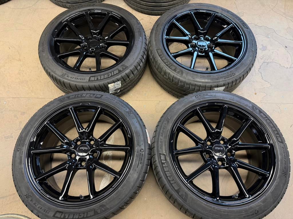 ☀️18 inch origineel Tesla model 3 Aero velgen met banden, Auto-onderdelen, Banden en Velgen, 18 inch, Gebruikt, Banden en Velgen